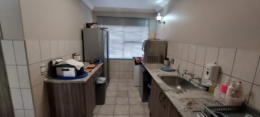 8 Bedroom Property for Sale in Grimbeeck Park North West